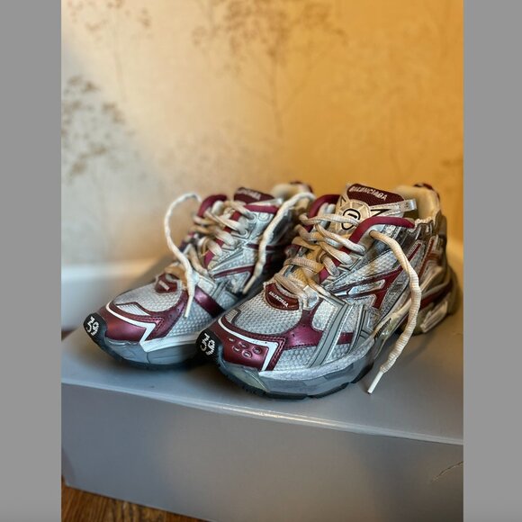 Balenciaga Runner Sneaker Burgundy and White Size:39 - Picture 8 of 15